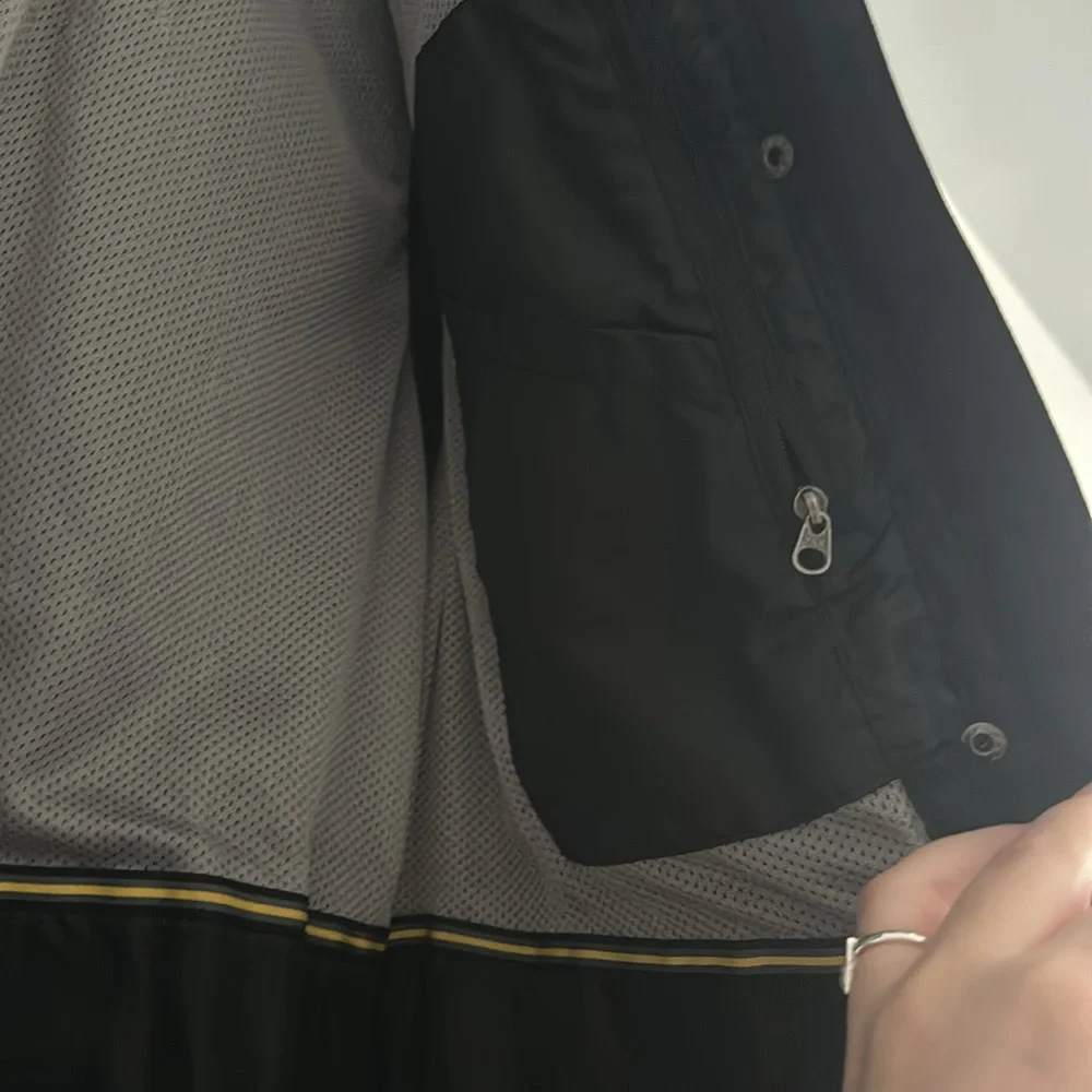 EDDIEBAUER Women’s Rain Jacket - Picture 4 of 5